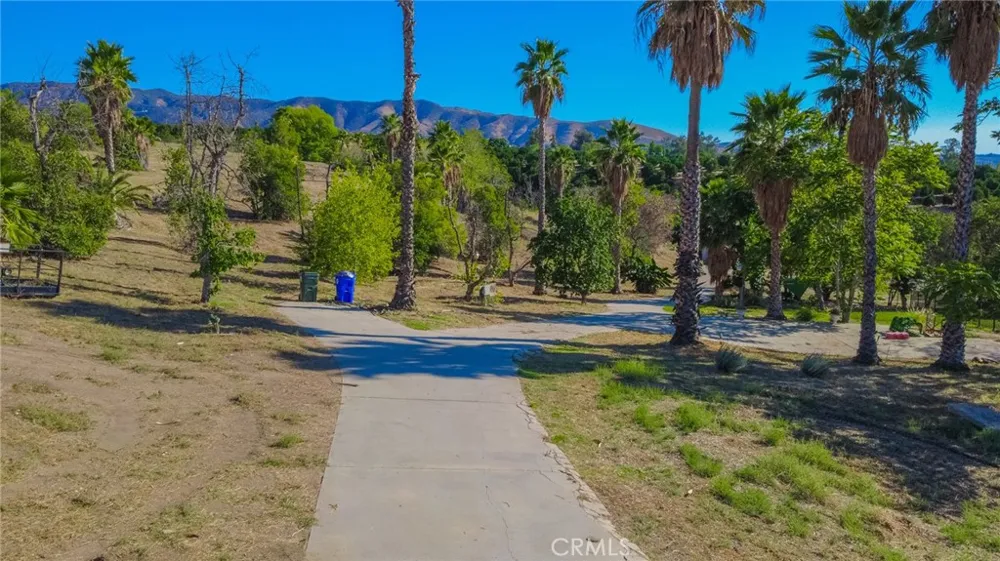 32265 Sapphire Mentone, CA 92359