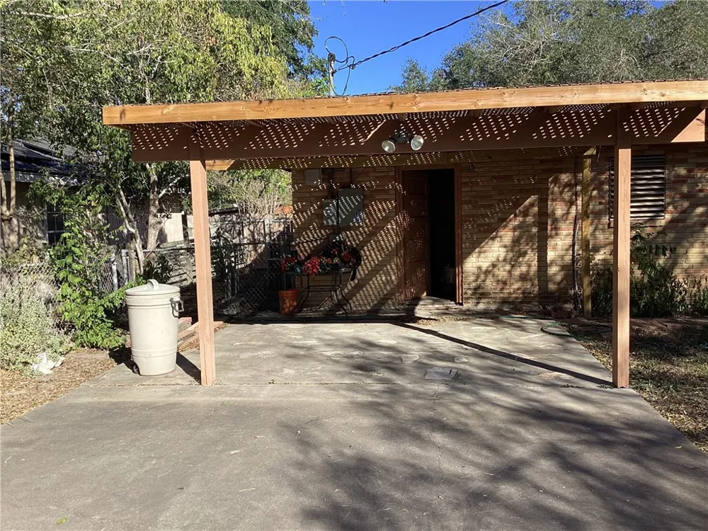 1704 Odilia Street Alice, TX 78332