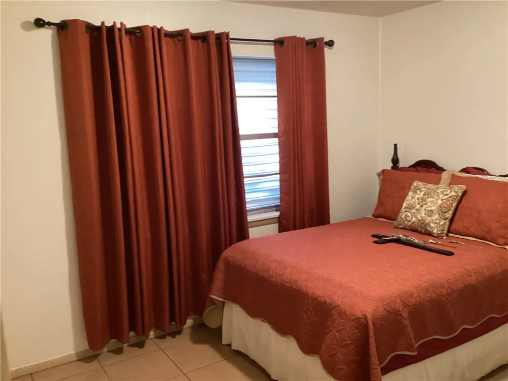 1704 Odilia Street Alice, TX 78332