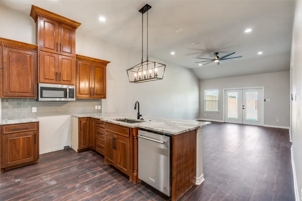 301 Navarro Way #29B Seguin, TX 78155