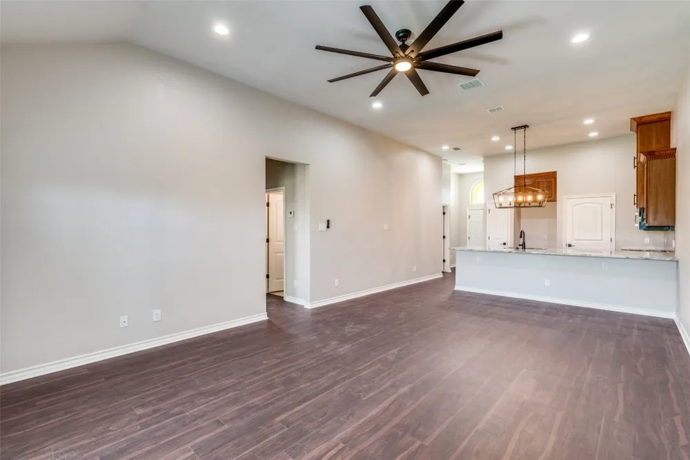 301 Navarro Way #29B Seguin, TX 78155