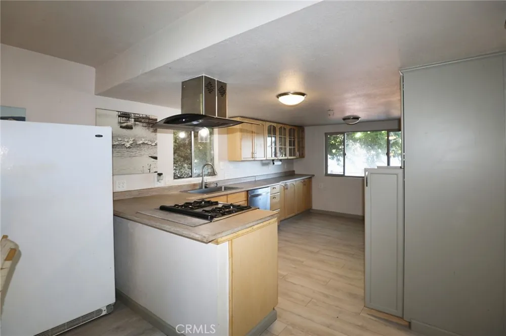 11740 North Drive Clearlake, CA 95422