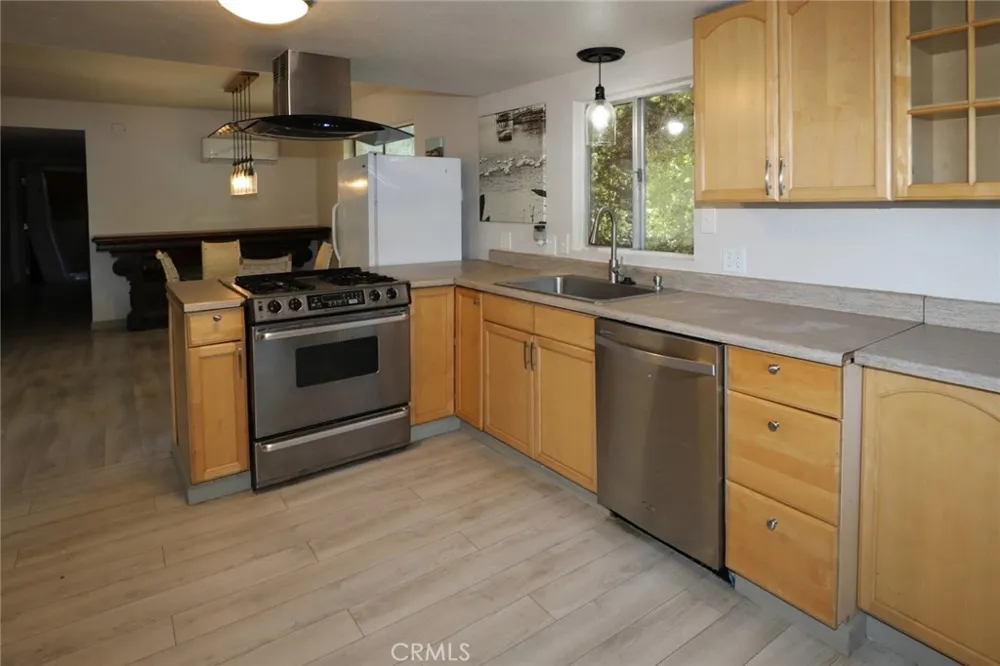 11740 North Drive Clearlake, CA 95422