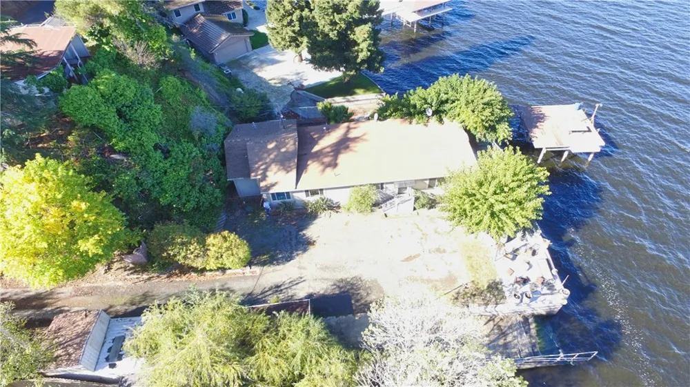 11740 North Drive Clearlake, CA 95422