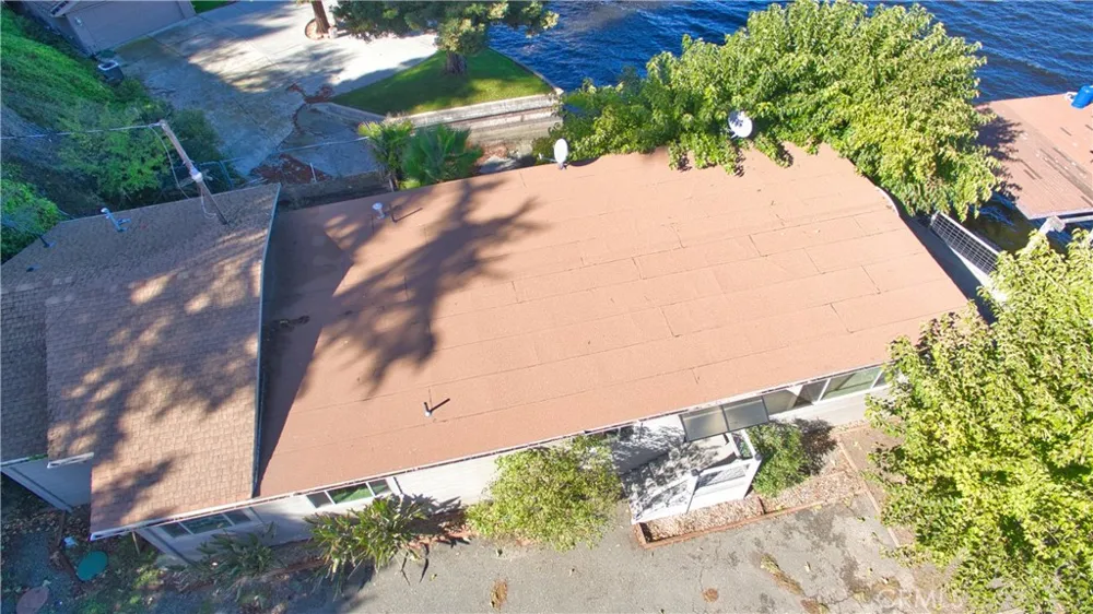 11740 North Drive Clearlake, CA 95422
