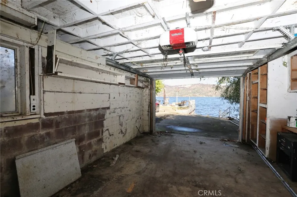 11740 North Drive Clearlake, CA 95422