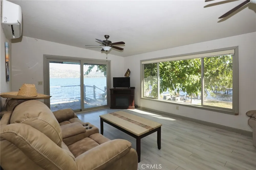 11740 North Drive Clearlake, CA 95422