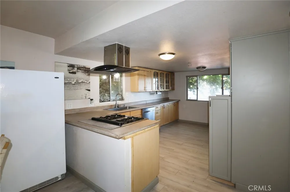 11740 North Drive Clearlake, CA 95422
