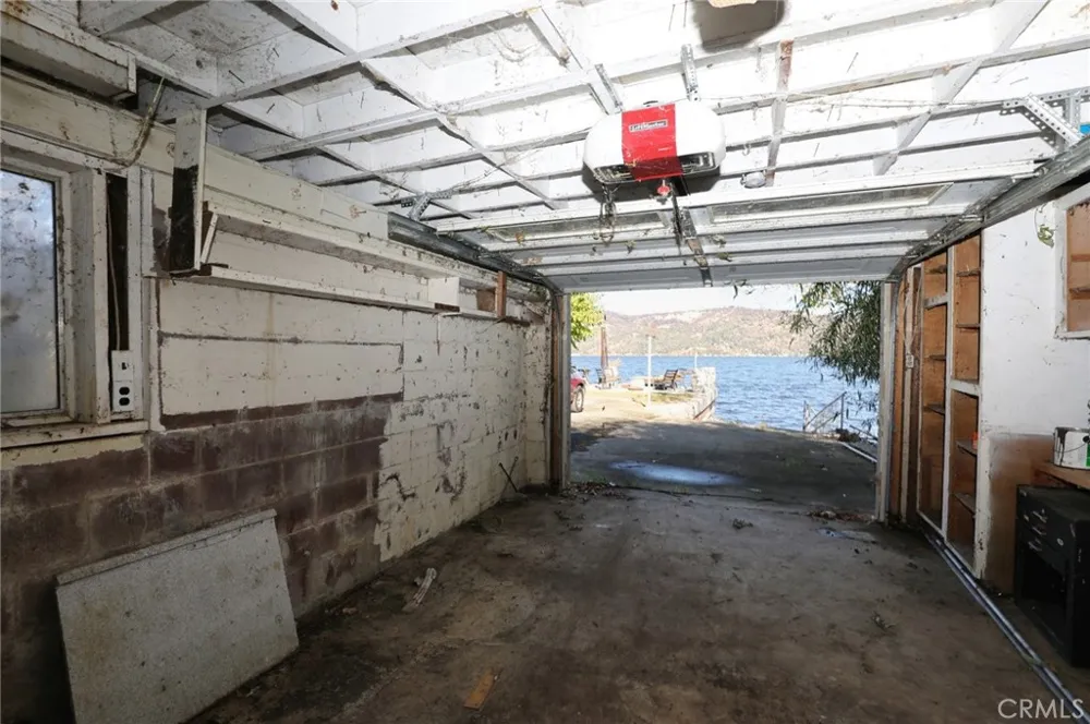 11740 North Drive Clearlake, CA 95422