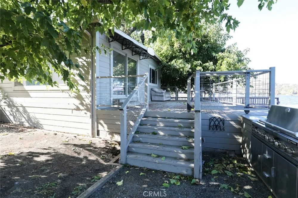 11740 North Drive Clearlake, CA 95422