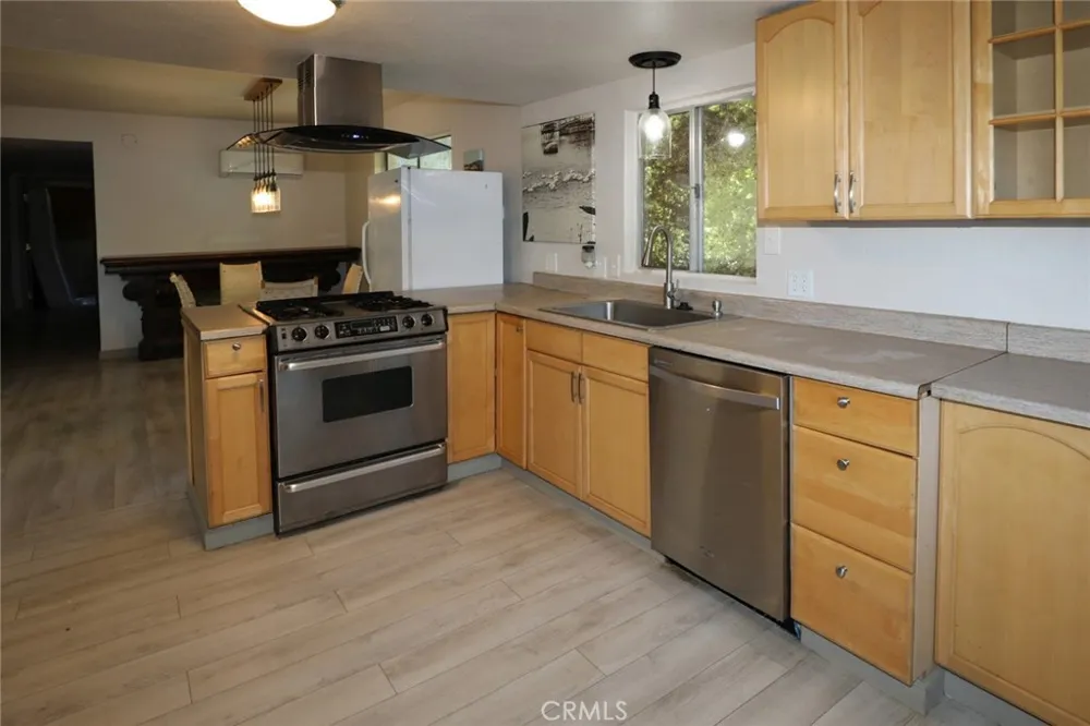 11740 North Drive Clearlake, CA 95422