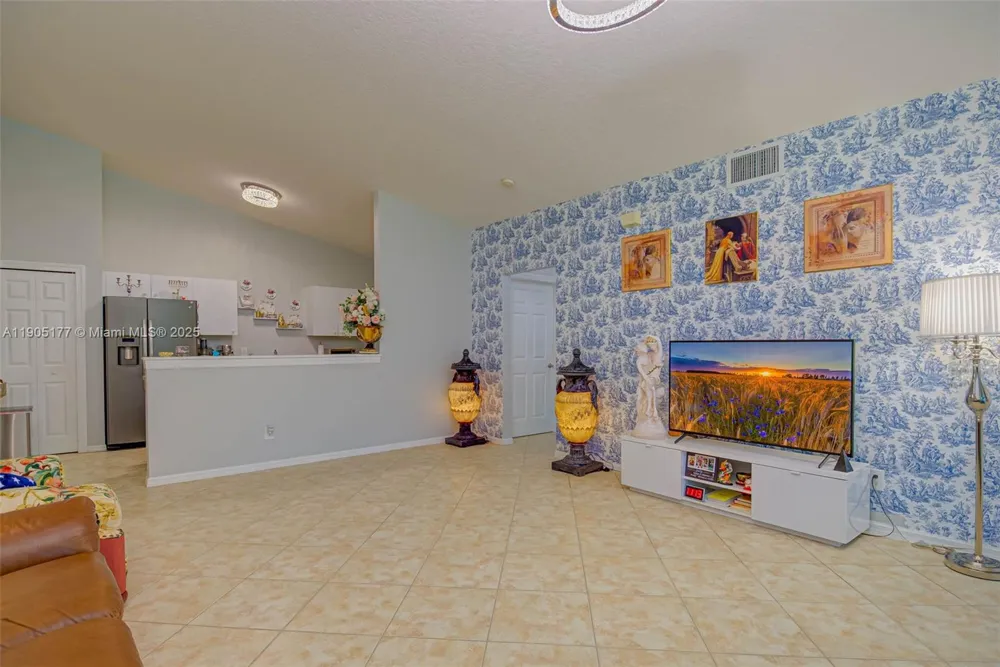1050 Hancock Creek South Blvd #203 Cape Coral, FL 33909