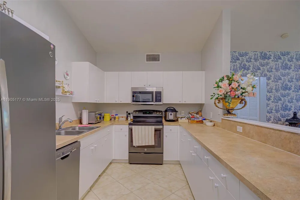 1050 Hancock Creek South Blvd #203 Cape Coral, FL 33909