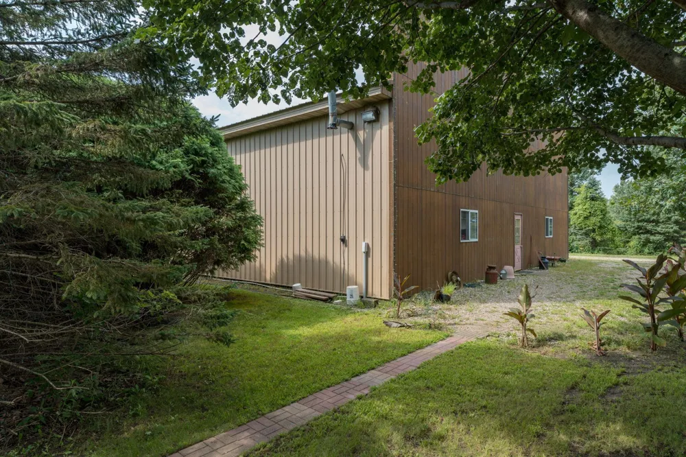 29633 390th Street Le Sueur, MN 56058