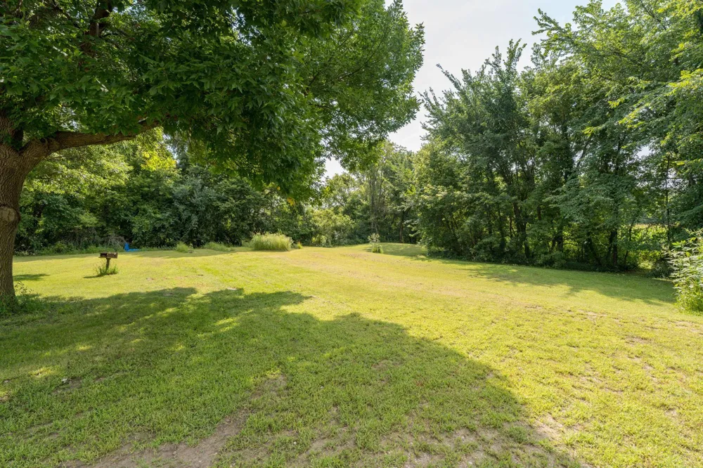 29633 390th Street Le Sueur, MN 56058