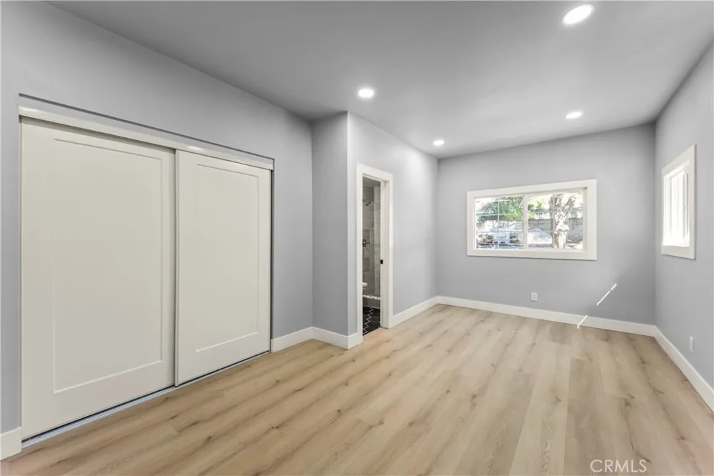 379 Buena Loma Altadena, CA 91001