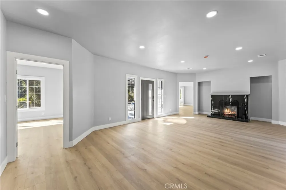 379 Buena Loma Altadena, CA 91001