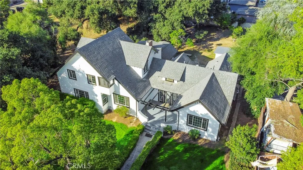 379 Buena Loma Altadena, CA 91001