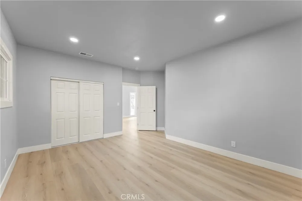379 Buena Loma Altadena, CA 91001