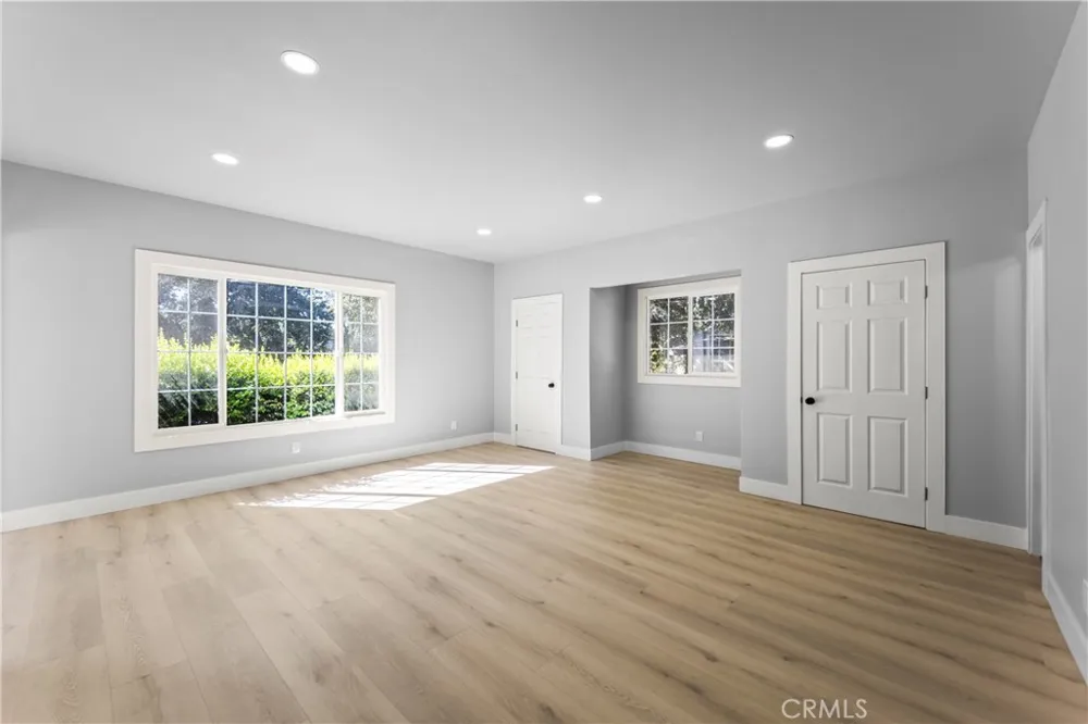 379 Buena Loma Altadena, CA 91001