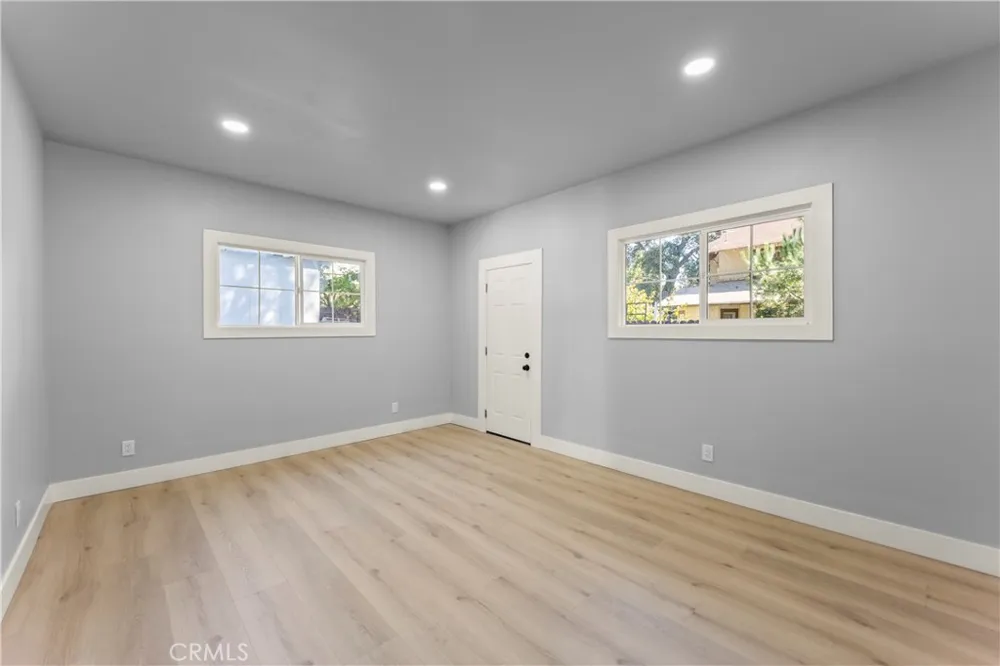 379 Buena Loma Altadena, CA 91001