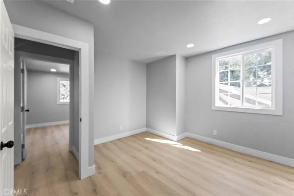 379 Buena Loma Altadena, CA 91001