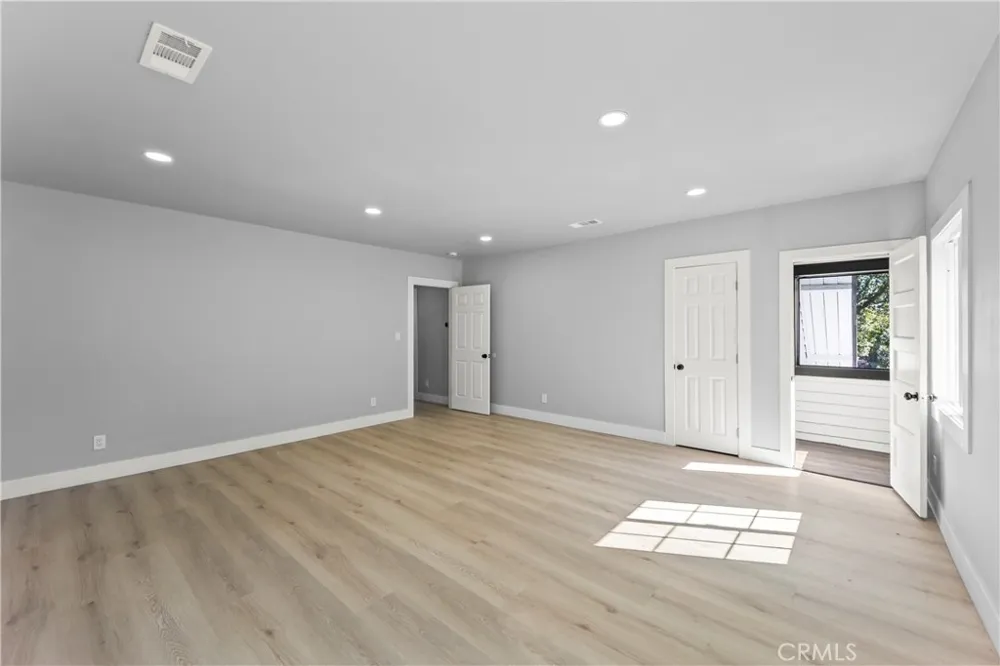 379 Buena Loma Altadena, CA 91001