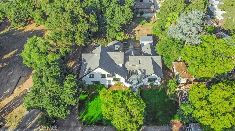 379 Buena Loma Altadena, CA 91001