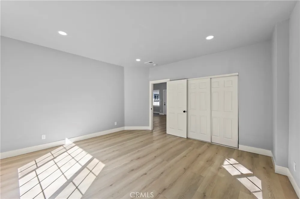 379 Buena Loma Altadena, CA 91001