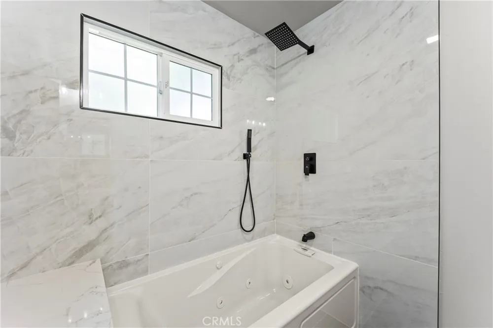 379 Buena Loma Altadena, CA 91001