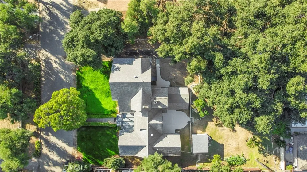 379 Buena Loma Altadena, CA 91001
