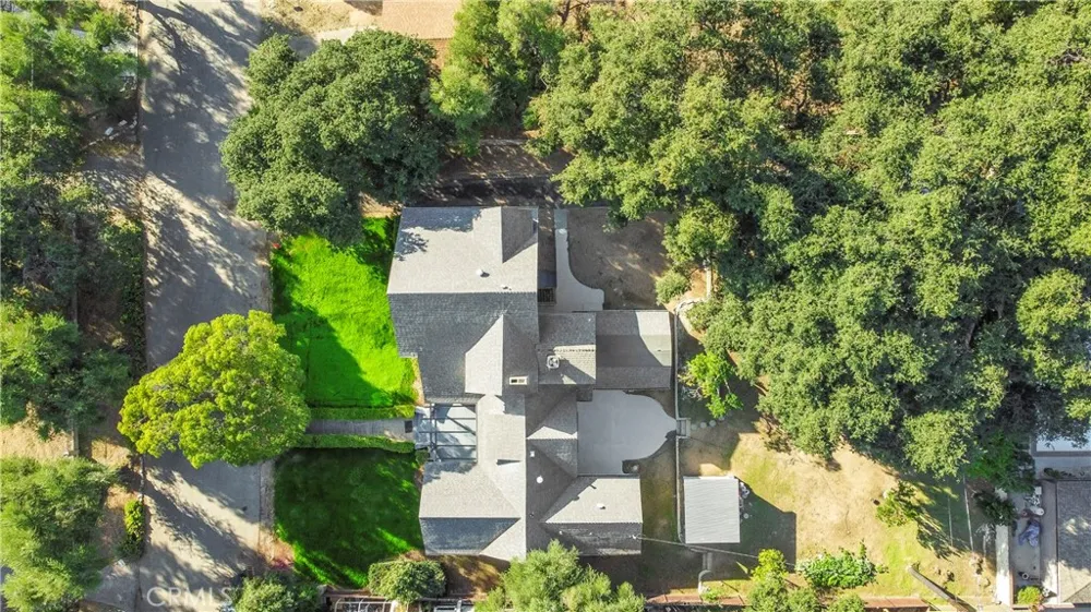 379 Buena Loma Altadena, CA 91001