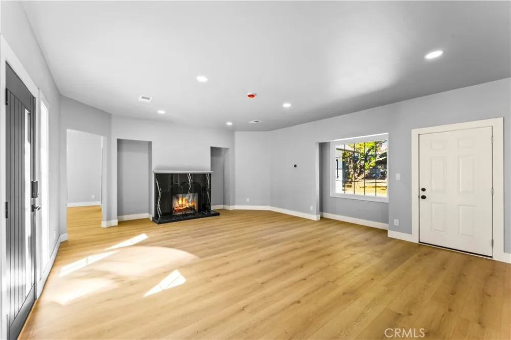 379 Buena Loma Altadena, CA 91001