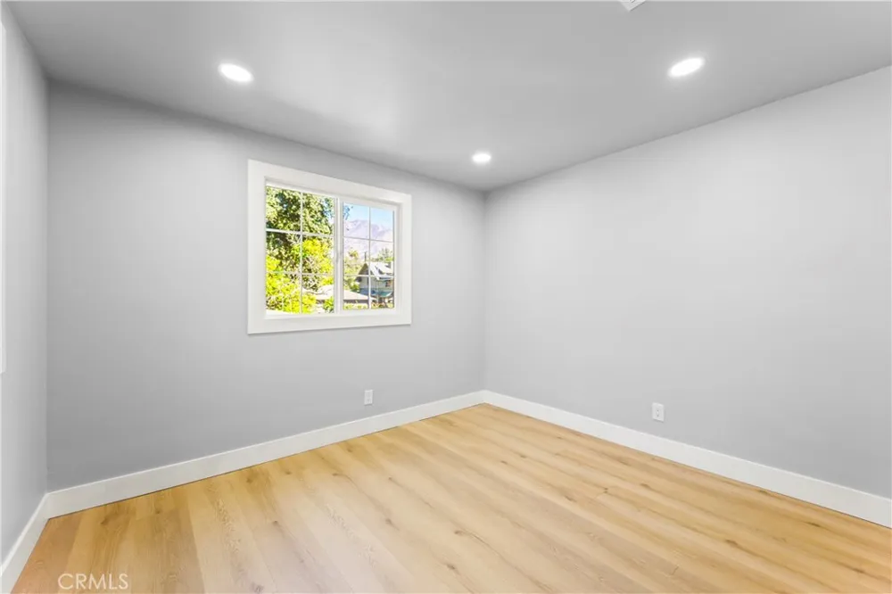 379 Buena Loma Altadena, CA 91001