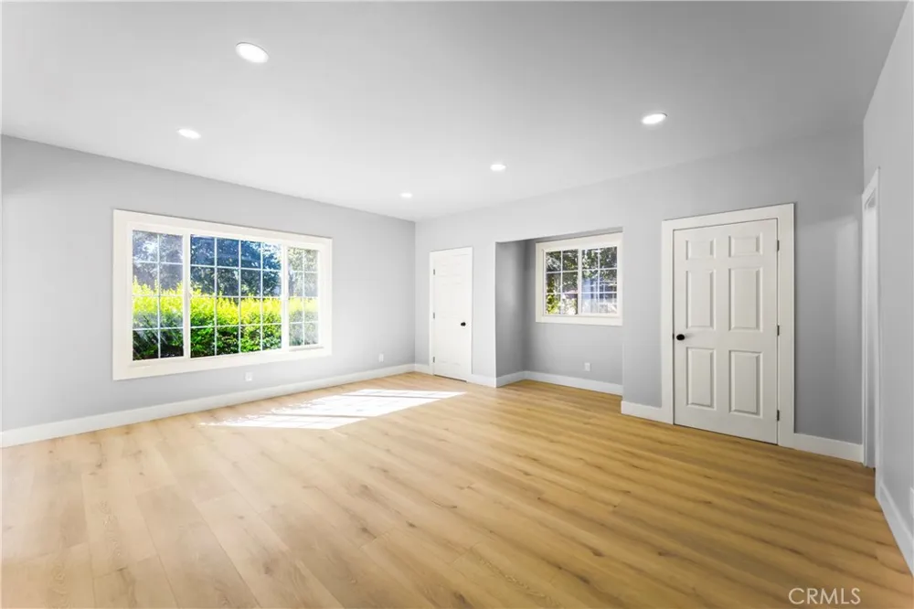 379 Buena Loma Altadena, CA 91001