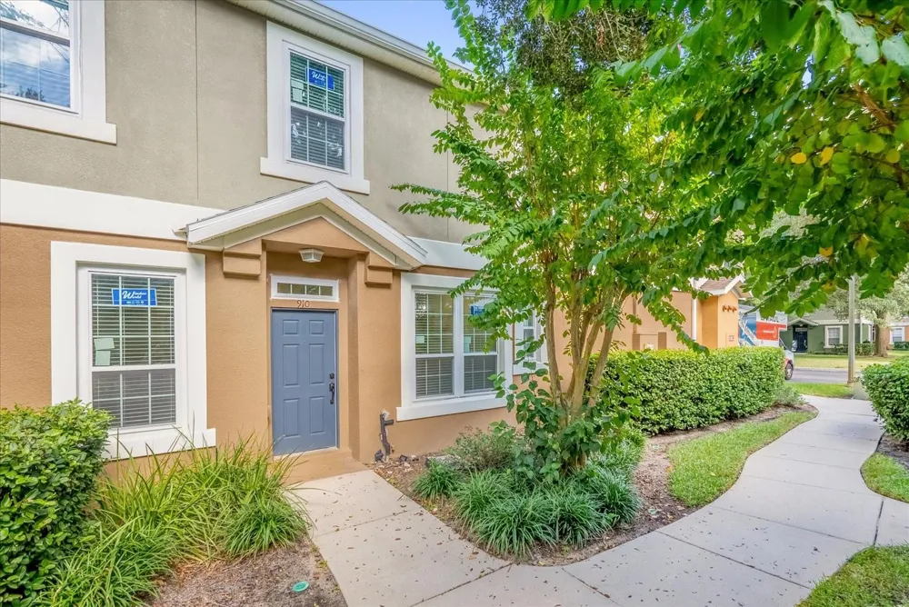 910 ASHWORTH OVERLOOK DRIVE #A Apopka, FL 32712