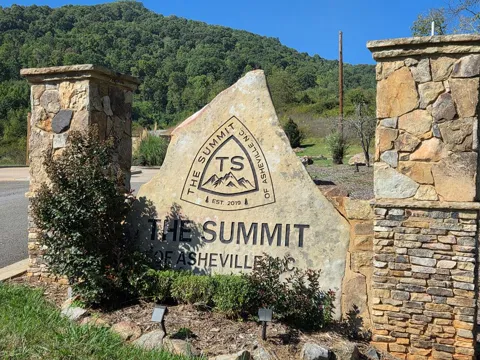 Summit View Dr