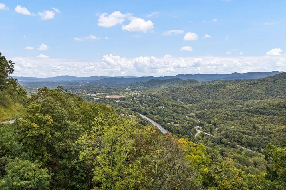 Summit View Dr Canton, NC 28716