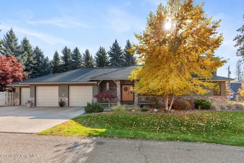 2992 E LAKE FOREST DRIVE