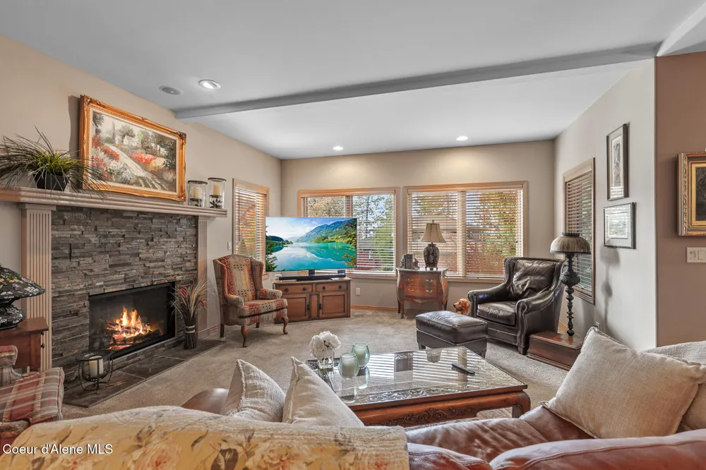 2992 E LAKE FOREST DRIVE Hayden Lake, ID 83835