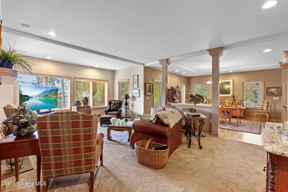 2992 E LAKE FOREST DRIVE Hayden Lake, ID 83835