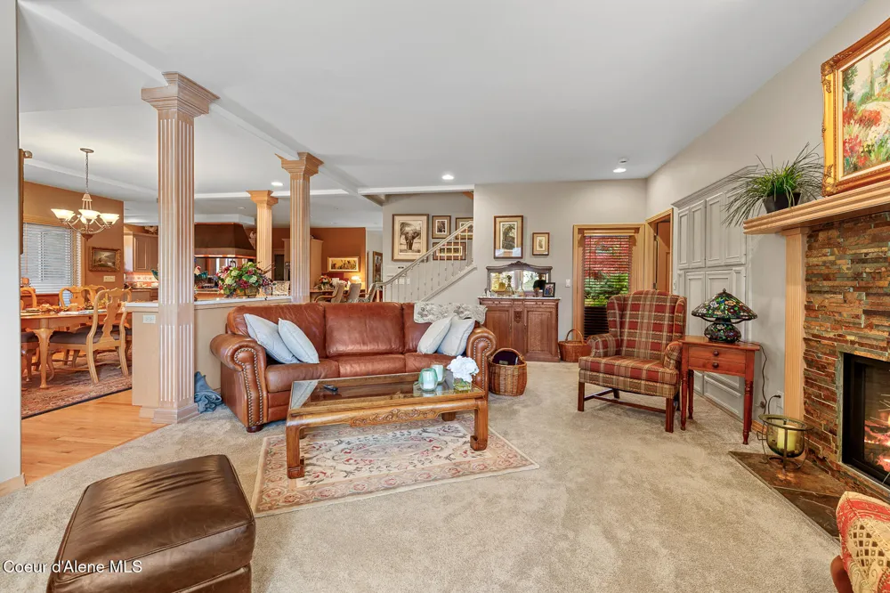 2992 E LAKE FOREST DRIVE Hayden Lake, ID 83835