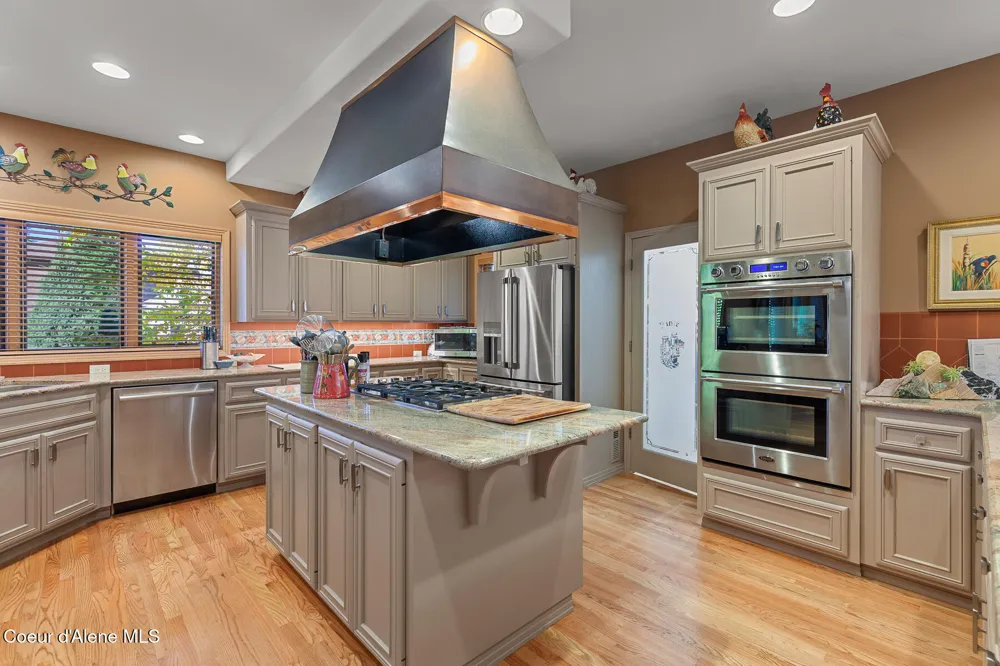 2992 E LAKE FOREST DRIVE Hayden Lake, ID 83835