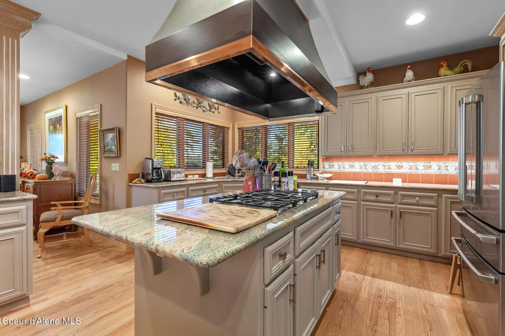 2992 E LAKE FOREST DRIVE Hayden Lake, ID 83835