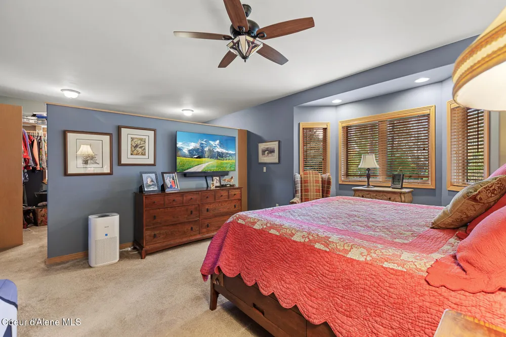 2992 E LAKE FOREST DRIVE Hayden Lake, ID 83835