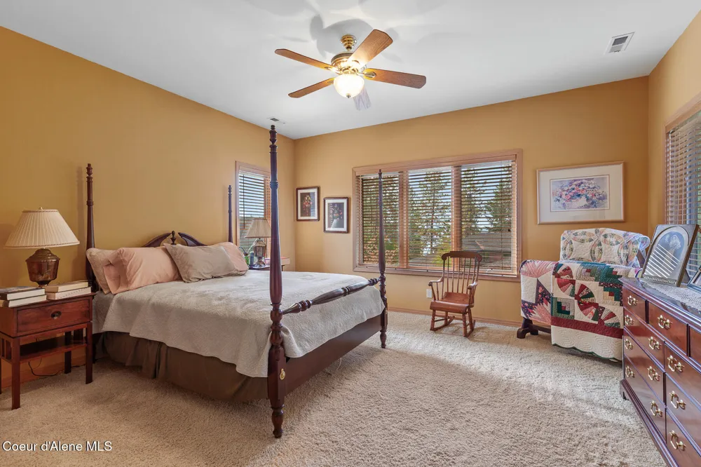2992 E LAKE FOREST DRIVE Hayden Lake, ID 83835