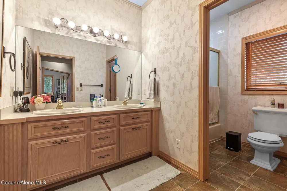2992 E LAKE FOREST DRIVE Hayden Lake, ID 83835