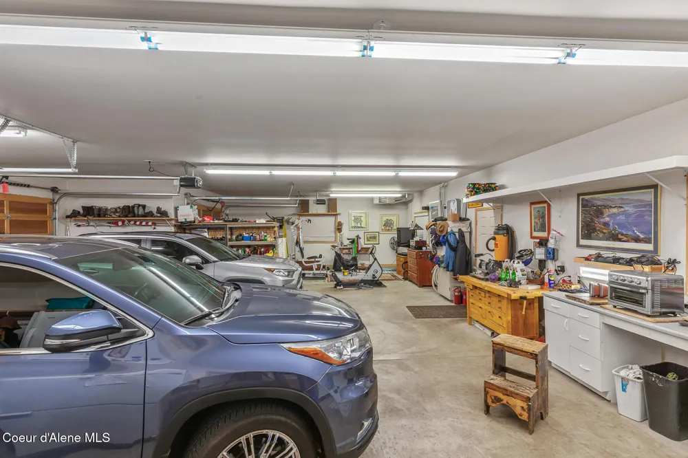 2992 E LAKE FOREST DRIVE Hayden Lake, ID 83835