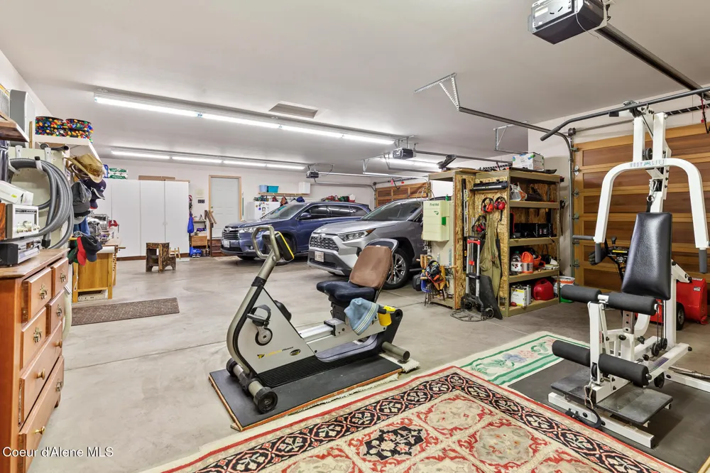 2992 E LAKE FOREST DRIVE Hayden Lake, ID 83835