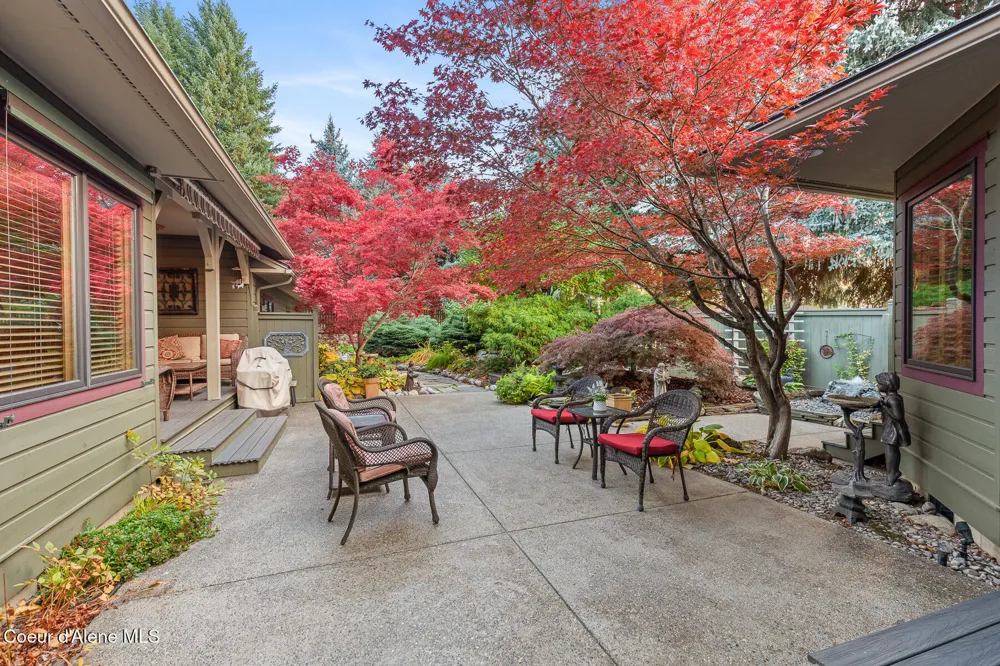 2992 E LAKE FOREST DRIVE Hayden Lake, ID 83835